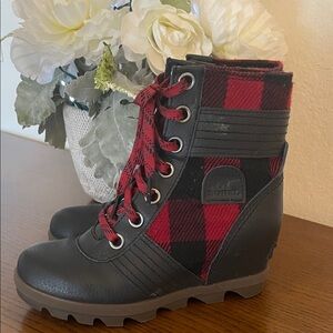 Sorel Kids Plaid Lace-Up Boots